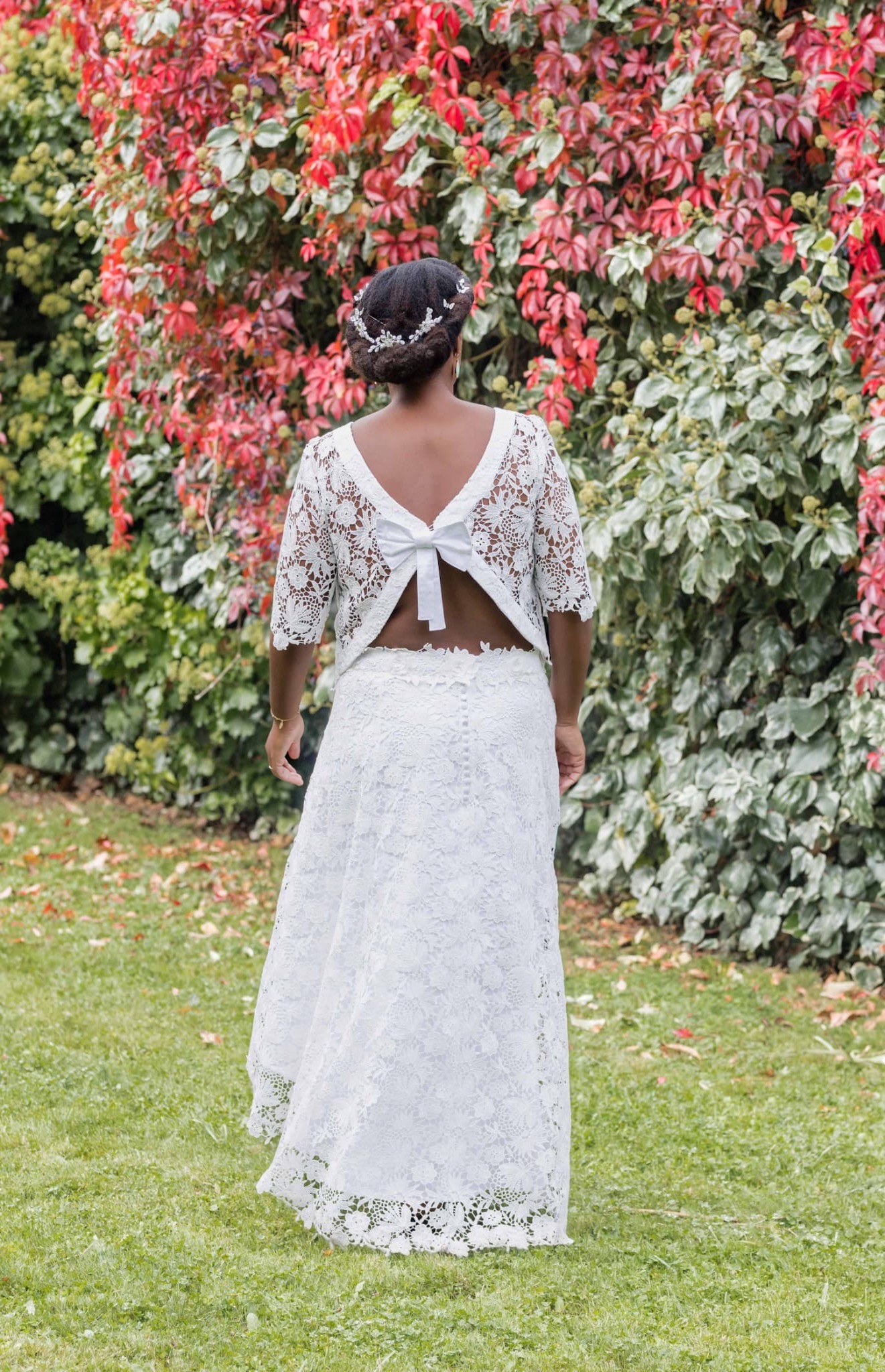 Robe de mariée courte avec dos nu 